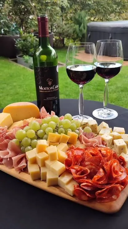 Degustaciones y recorridos entre la viña